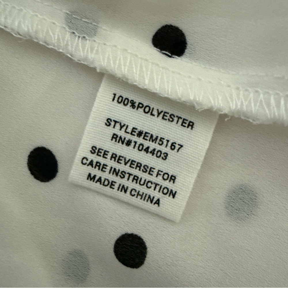 E & M Women’s White with Black Polka Dot Sleeveless Blouse V Neck Size L - Picture 8 of 8